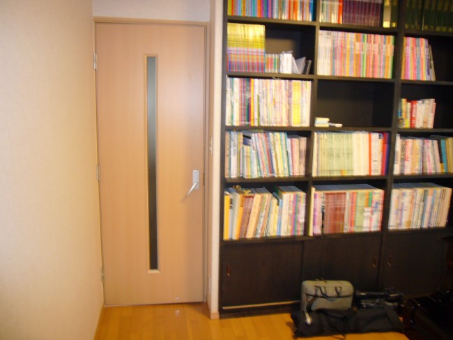 フローリングと楽譜書庫事例です交野